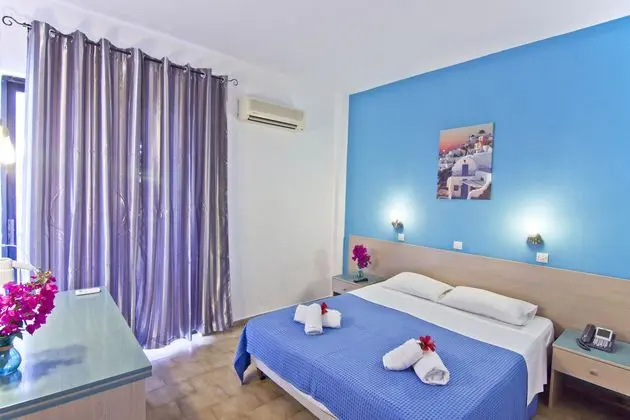 1 Çift Kişilik Veya 2 Tek Kişilik Yatak Pool View