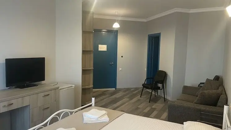 Standard Tek Büyük veya İki Ayrı Yataklı Oda, Kısmi Deniz Manzaralı