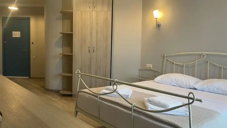Standard Tek Büyük veya İki Ayrı Yataklı Oda, Kısmi Deniz Manzaralı