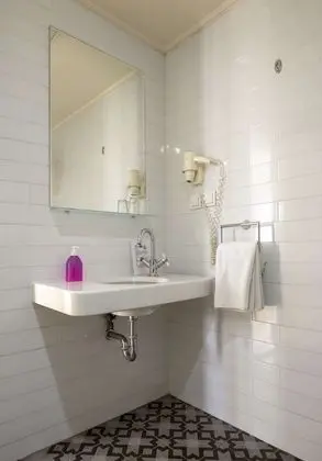 Standard Oda, Sigara İçilmez, Şehir Manzaralı