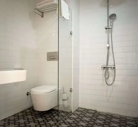 Standard Oda, Sigara İçilmez, Şehir Manzaralı