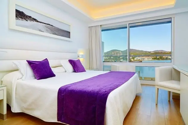 Standard Tek Büyük Yataklı Oda, Balkon, Deniz Manzaralı (with child)