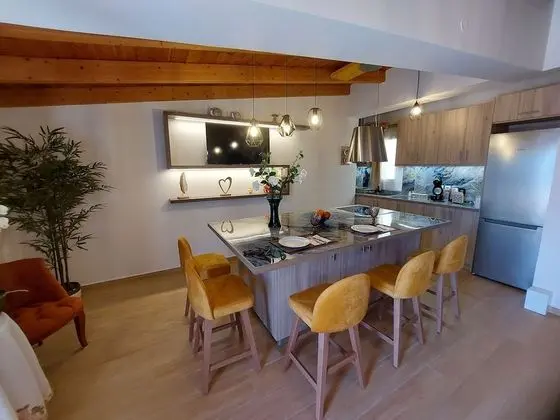 Zoi Luxurious Retreat