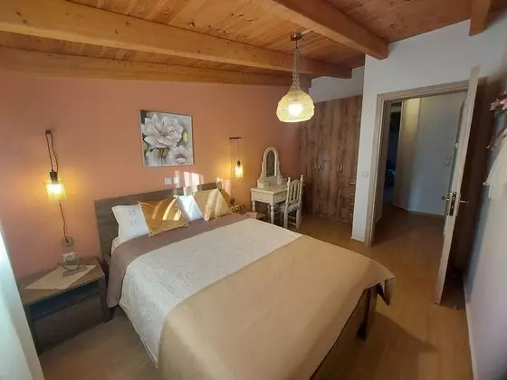 Zoi Luxurious Retreat