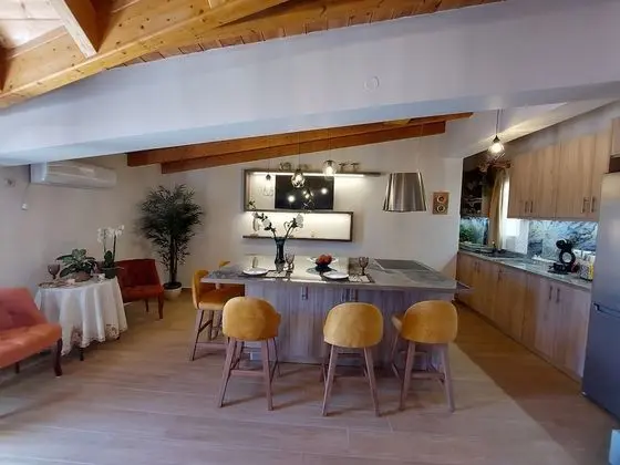 Zoi Luxurious Retreat