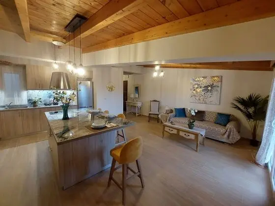 Zoi Luxurious Retreat