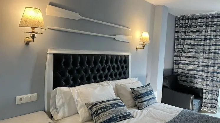 Tek Büyük veya İki Ayrı Yataklı Oda