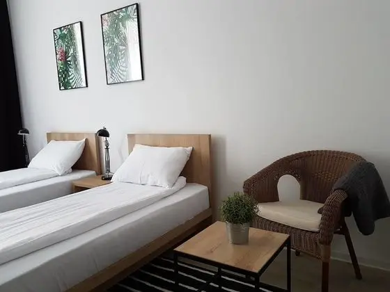 Tek Büyük veya İki Ayrı Yataklı Oda (3)