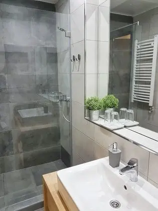 Tek Büyük veya İki Ayrı Yataklı Oda (3)