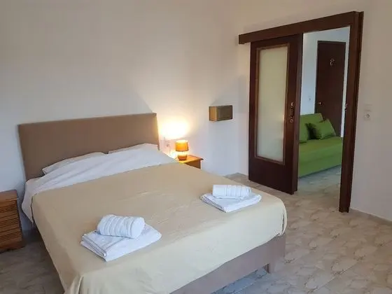 Superior Üç Kişilik Oda, Havuz Manzaralı