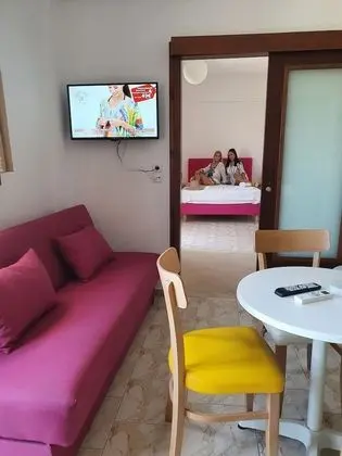 Superior Üç Kişilik Oda, Havuz Manzaralı