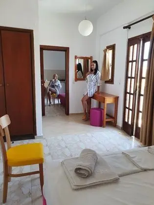 Superior Üç Kişilik Oda, Havuz Manzaralı