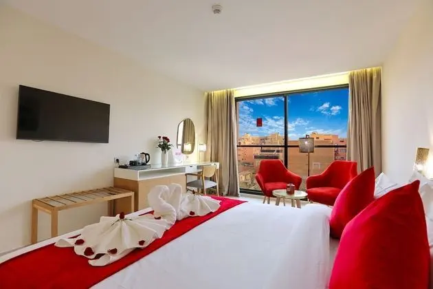 Deluxe Oda, Sigara İçilmez, Şehir Manzaralı