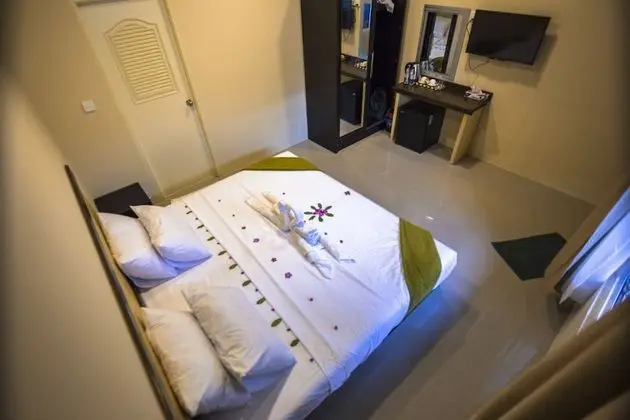 Deluxe Tek Büyük veya İki Ayrı Yataklı Oda, Balkon, Bahçe Manzaralı