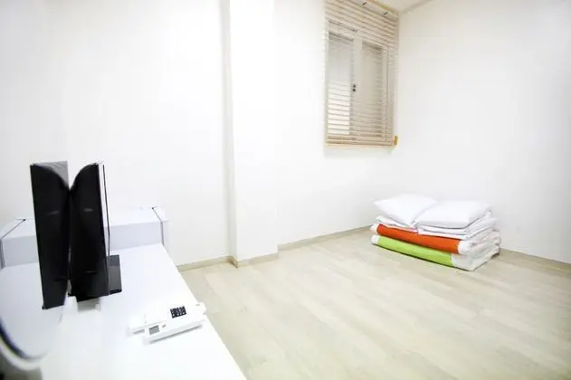 Large Double Room (Korean Ondol Style) (Foreigner Only)