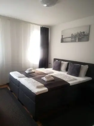 Tek Büyük Yataklı Oda, 1 Büyük (Queen) Boy Yatak