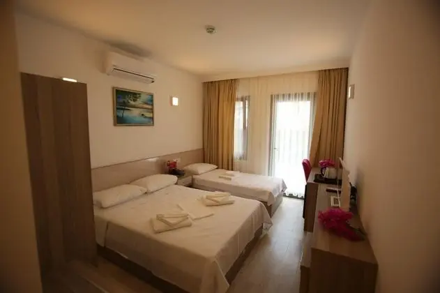Triple, Manzarasız