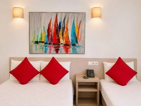 Triple, Manzarasız