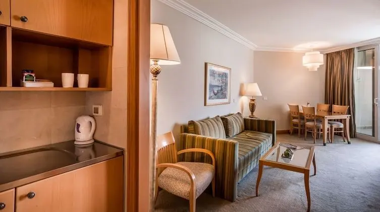 Deluxe Suite, with Partial Sea View