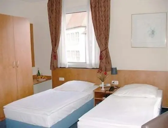 Standard Tek Büyük veya İki Ayrı Yataklı Oda