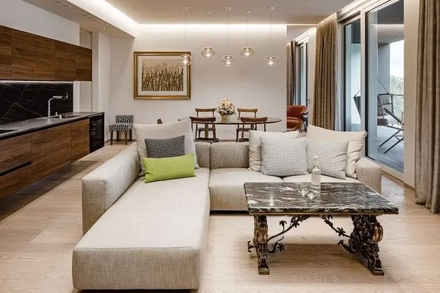 Lake View Family Grand Loggia Suite