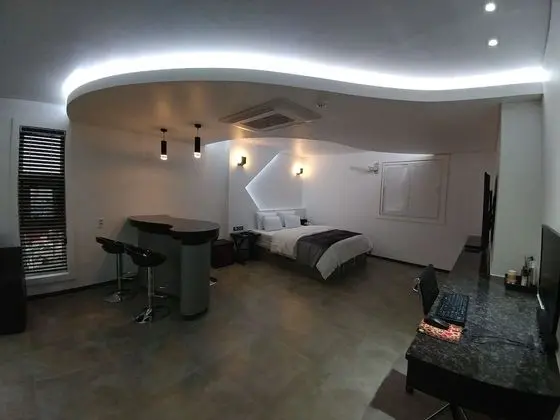Gallery Tek Büyük Yataklı Oda (Access to Garden)