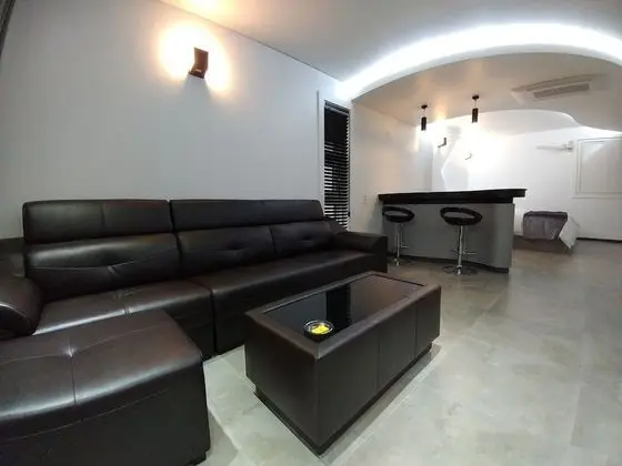 Gallery Tek Büyük Yataklı Oda (Access to Garden)