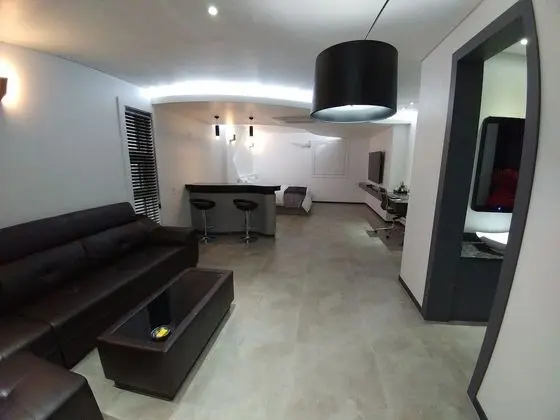 Gallery Tek Büyük Yataklı Oda (Access to Garden)