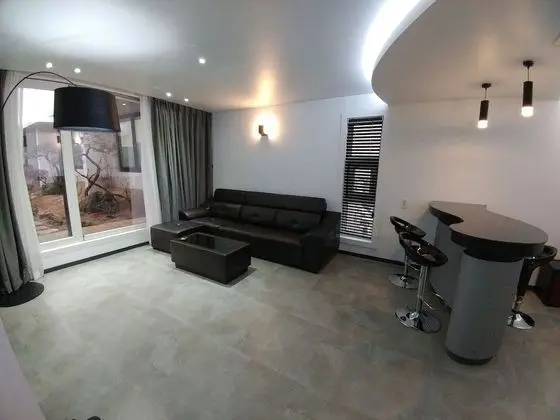 Gallery Tek Büyük Yataklı Oda (Access to Garden)