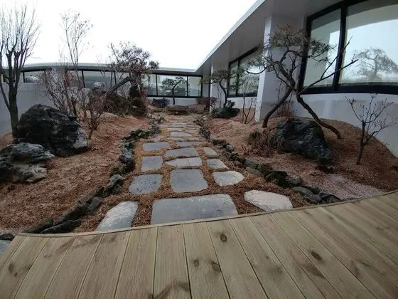 Gallery Tek Büyük Yataklı Oda (Access to Garden)