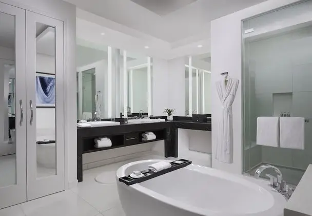 Sky Suites Two Bedroom - Mountain View