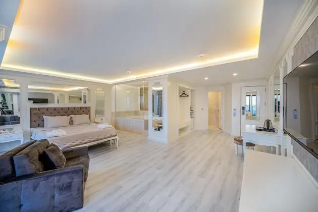 A Blok Suite Oda