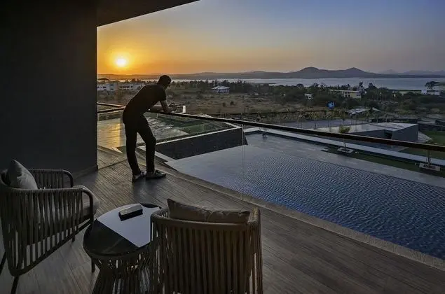 Premium Oda, Havuz Manzaralı