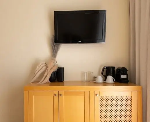 Suite with Side Sea View