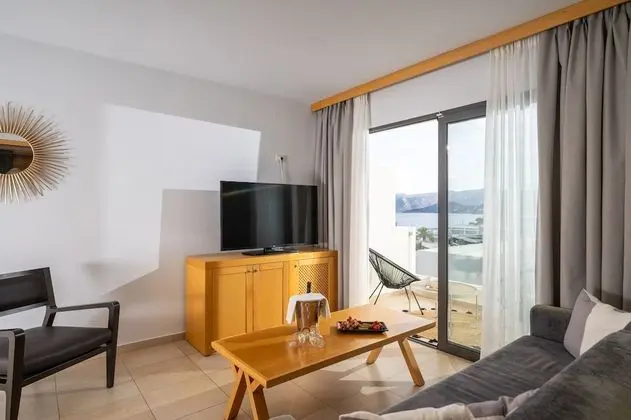 Suite with Side Sea View
