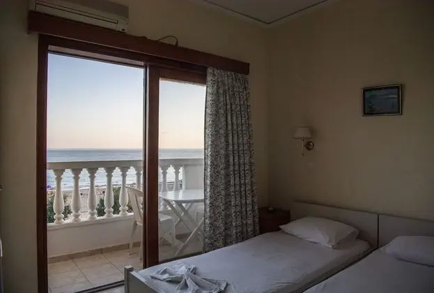 Tek Büyük veya İki Ayrı Yataklı Oda, Deniz Manzaralı