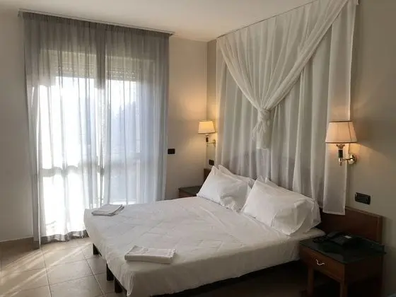 Tek Büyük veya İki Ayrı Yataklı Oda, Balkon