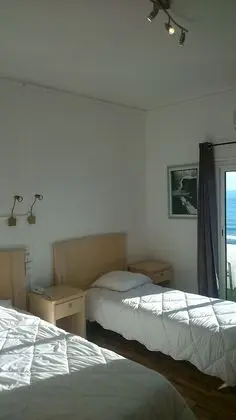 Üç Kişilik Oda, Deniz Manzaralı