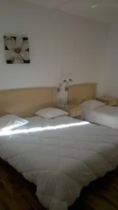 Üç Kişilik Oda, Deniz Manzaralı