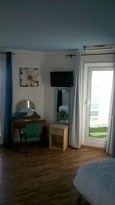 Üç Kişilik Oda, Deniz Manzaralı