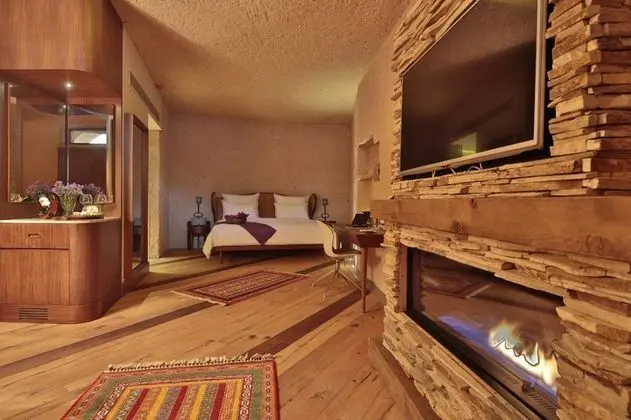 Silili Cave Suite