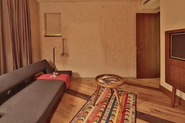 Silili Cave Suite