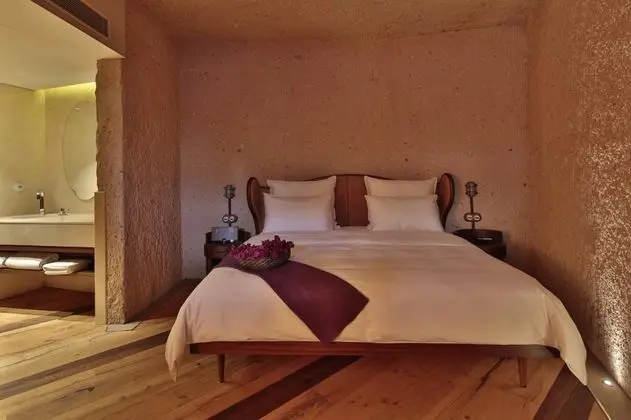 Silili Cave Suite