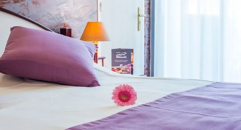 Comfort Tek Büyük Yataklı Oda