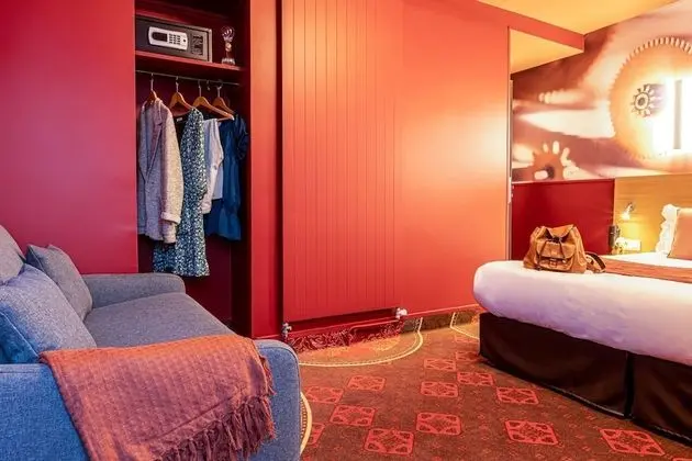 Triple Room (2 adults + 1 child -16 years old)