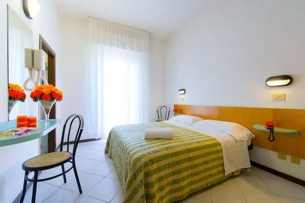 Economy Tek Büyük veya İki Ayrı Yataklı Oda