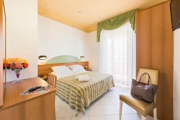 Standard Tek Büyük veya İki Ayrı Yataklı Oda