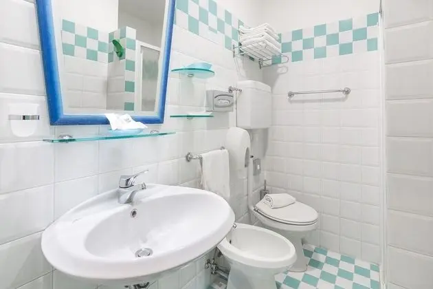 Standard Tek Büyük veya İki Ayrı Yataklı Oda