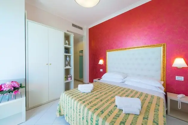 Superior Tek Büyük veya İki Ayrı Yataklı Oda, Denize Bakan