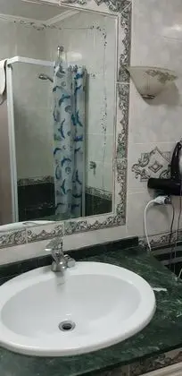 Family Oda, Banyolu/Duşlu, Bahçe Manzaralı